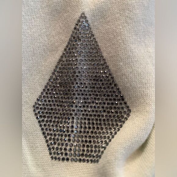Volcom girls sweater very soft and beautiful rhinestones on the sleeve - Picture 4 of 5